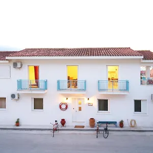 https://antisamos-studios.kefaloniahotels.net